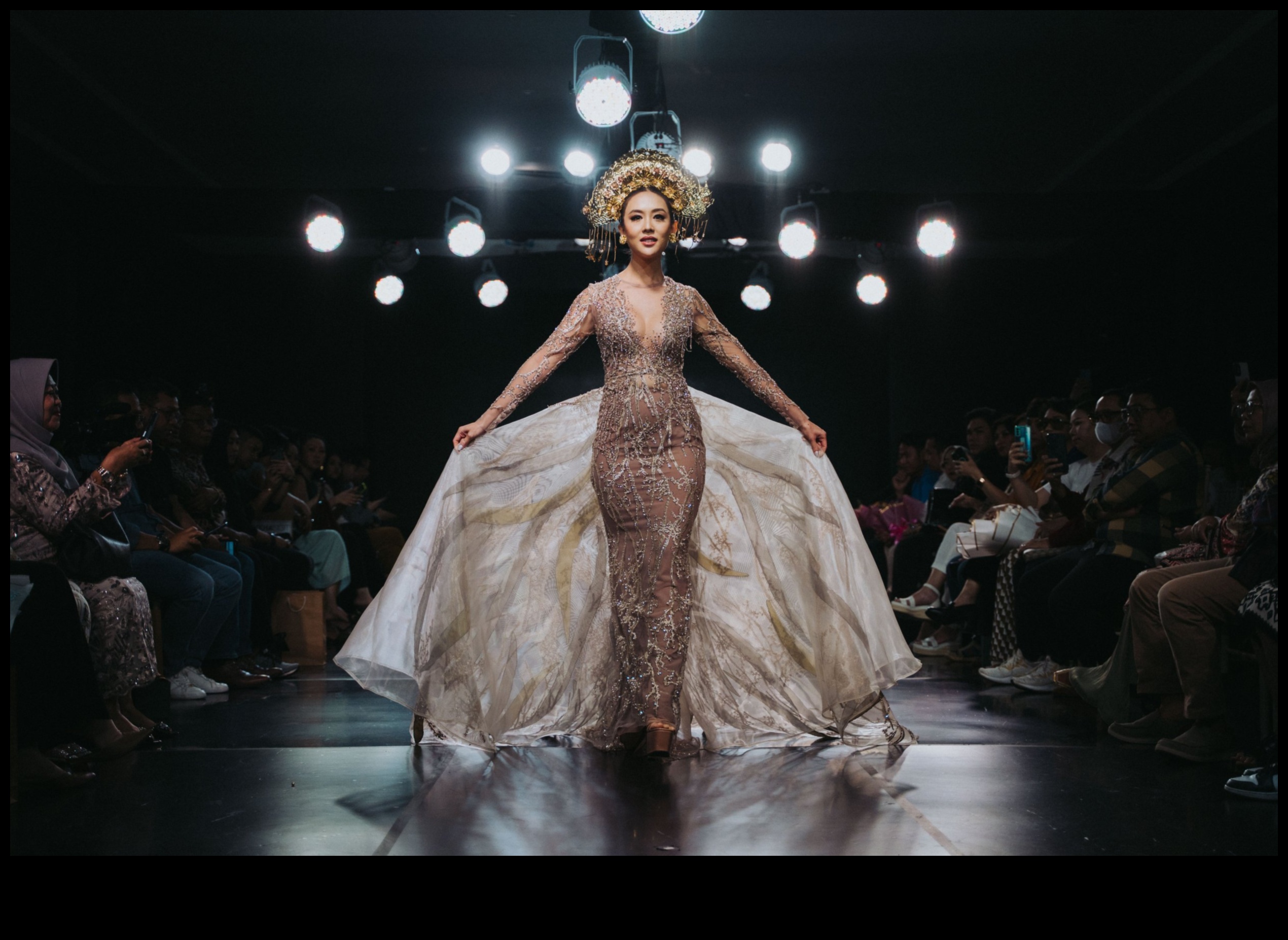 Büyüleyici Kombinasyonlar: Haute Couture Gelinlik Büyüsü